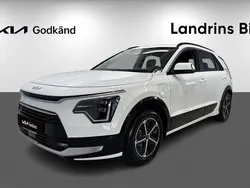 Vit Begagnad 2024 Kia Niro Advance SUV | 389 300 kr (Marknadspris)