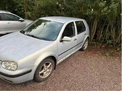 Grå Begagnad 2000 VW Golf IV Trendline Halvkombi | 12 000 kr (Marknadspris)