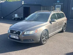 Grå Begagnad 2009 Volvo V70 Momentum Kombi | 10 500 kr