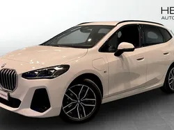 Vit (white) Begagnad 2024 BMW 225 Active Tourer Comfort Edition Minibuss | 428 700 kr (Marknadspris)