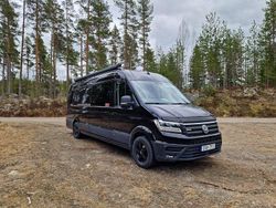 Svart Begagnad 2022 VW Crafter Van | 699 000 kr