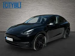Svart Begagnad 2023 Tesla Model Y Long Range SUV | 399 900 kr (Superpris)