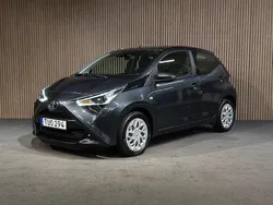 Mörkgrå (grå) Begagnad 2020 Toyota Aygo Halvkombi | 144 200 kr (Lite dyr)
