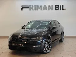 Svart Begagnad 2015 Skoda Octavia RS Halvkombi | 159 900 kr (Marknadspris)
