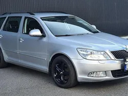 Silver Begagnad 2012 Skoda Octavia Elegance Kombi | 57 900 kr (Marknadspris)