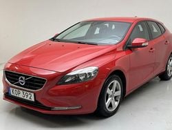 Röd Begagnad 2016 Volvo V40 Kinetic Kombi | 99 800 kr (Bra pris)