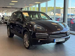 Mörkbrun (brun) Begagnad 2014 Porsche Cayenne SUV | 219 900 kr (Marknadspris)
