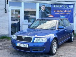 Mörkblå Begagnad 2005 Skoda Superb Sedan | 49 900 kr
