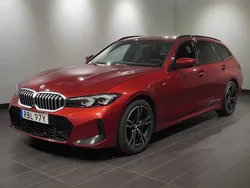 Röd (fire red metallic) Begagnad 2025 BMW 320 M Sport Kombi | 509 800 kr (Dyr)