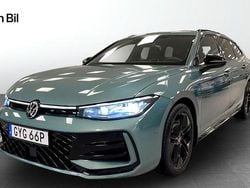 Ljusgrön Begagnad 2024 VW Passat R-line Kombi | 459 900 kr
