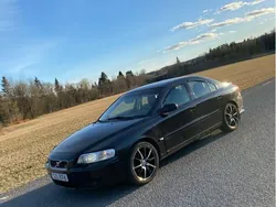 Svart Begagnad 2002 Volvo S60 R-Design Sedan | 30 000 kr (Marknadspris)
