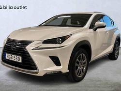 Vit Begagnad 2019 Lexus NX300h SUV | 249 900 kr
