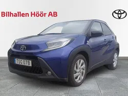 Mörkblå (blå) Begagnad 2022 Toyota Aygo Pulse Halvkombi | 189 900 kr (Marknadspris)