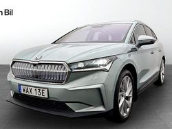 Silver (arctic silver metallic) Begagnad 2023 Skoda Enyaq iV SUV | 444 900 kr (Marknadspris)