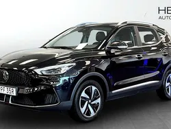 Svart (black) Begagnad 2022 MG ZS Luxury Sedan | 249 900 kr (Bra pris)