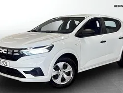 Vit (white) Begagnad 2023 Dacia Sandero Essentiel Halvkombi | 134 900 kr (Marknadspris)