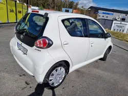Vit Begagnad 2013 Toyota Aygo Halvkombi | 48 000 kr (Marknadspris)
