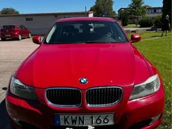 Röd Begagnad 2011 BMW 320 Comfort Edition Sedan | 90 000 kr (Marknadspris)
