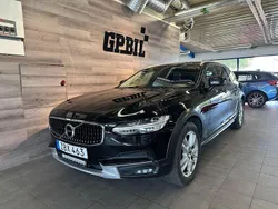 Svart Begagnad 2017 Volvo V90 CC Momentum Kombi | 189 000 kr (Dyr)
