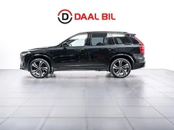 Svart Begagnad 2022 Volvo XC90 R-Design SUV | 599 700 kr (Marknadspris)