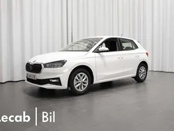 Vit (candy white) Begagnad 2024 Skoda Fabia Halvkombi | 199 500 kr