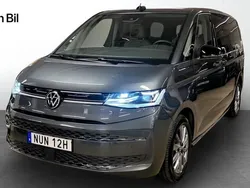 Grå Begagnad 2024 VW Multivan Life Minibuss | 639 900 kr