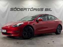 Röd Begagnad 2021 Tesla Model 3 Long Range AWD Sedan | 309 900 kr (Marknadspris)