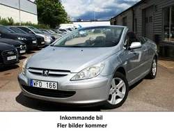 Ljusgrå (grå) Begagnad 2005 Peugeot 307 CC Cab | 49 000 kr (Marknadspris)