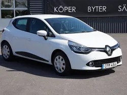 Vit (glaciärvit) Begagnad 2015 Renault Clio IV Expression Halvkombi | 79 000 kr (Marknadspris)