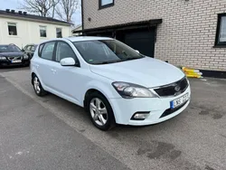 Vit Begagnad 2011 Kia Ceed Halvkombi | 59 900 kr (Marknadspris)