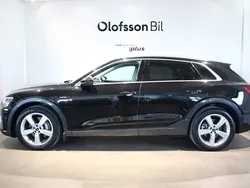 Svart Begagnad 2022 Audi e-tron Proline SUV | 429 000 kr (Marknadspris)
