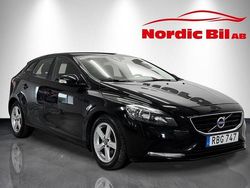 Svart Begagnad 2016 Volvo V40 Kinetic Kombi | 109 900 kr (Marknadspris)