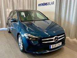 Blå (blåmetallic) Begagnad 2019 Mercedes B200 Minibuss | 239 900 kr (Marknadspris)