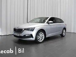 Silver (brilliant silver metallic) Begagnad 2023 Skoda Scala Halvkombi | 229 500 kr (Marknadspris)