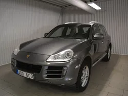 Grå Begagnad 2010 Porsche Cayenne SUV | 109 000 kr