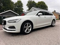 Vit Begagnad 2020 Volvo V90 Momentum Kombi | 220 000 kr (Superpris)