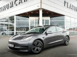 Grå Begagnad 2022 Tesla Model 3 Standard Range Sedan | 349 000 kr (Lite dyr)