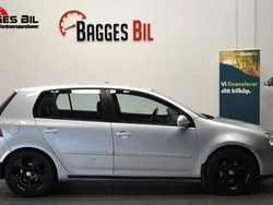 Silver Begagnad 2004 VW Golf IV Halvkombi | 39 900 kr (Marknadspris)