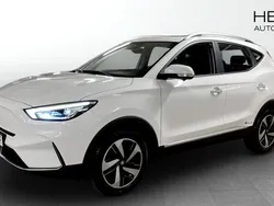 Vit (white) Begagnad 2022 MG ZS Luxury Sedan | 249 900 kr (Superpris)