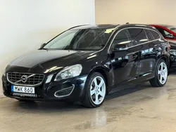 Svart Begagnad 2012 Volvo V60 Momentum Kombi | 109 900 kr (Marknadspris)