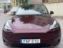 Röd Begagnad 2024 Tesla Model Y Long Range AWD SUV | 480 000 kr (Bra pris)