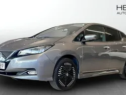 Grå (grey) Begagnad 2023 Nissan Leaf N-Connecta Halvkombi | 274 900 kr (Dyr)