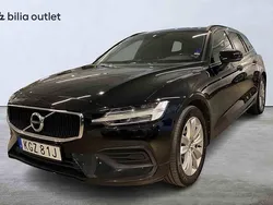 Svart Begagnad 2021 Volvo V60 Momentum Kombi | 249 000 kr (Marknadspris)