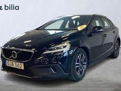 Svart Begagnad 2016 Volvo V40 CC Business Edition Kombi | 134 900 kr (Marknadspris)