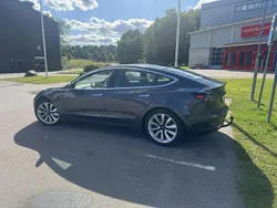 Grå Begagnad 2019 Tesla Model 3 Long Range AWD Sedan | 240 000 kr (Marknadspris)
