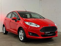 Röd Begagnad 2016 Ford Fiesta Titanium Halvkombi | 77 900 kr (Marknadspris)