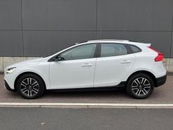 Vit Begagnad 2019 Volvo V40 CC Momentum Kombi | 198 900 kr (Marknadspris)