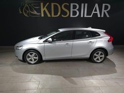 Silver Begagnad 2016 Volvo V40 Kombi | 129 500 kr (Marknadspris)