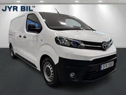 Vit Begagnad 2017 Toyota Proace Van | 139 900 kr (Marknadspris)
