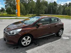 Brun Begagnad 2015 Renault Clio IV Halvkombi | 77 000 kr (Marknadspris)